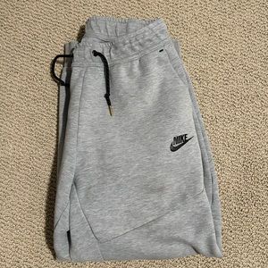 Nike tech fleece joggers